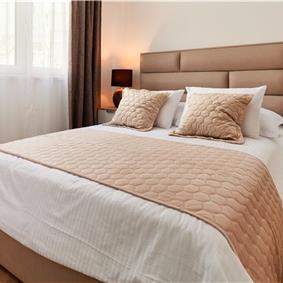 6 bedroom villa with heated pool near Omis, sleeps 12